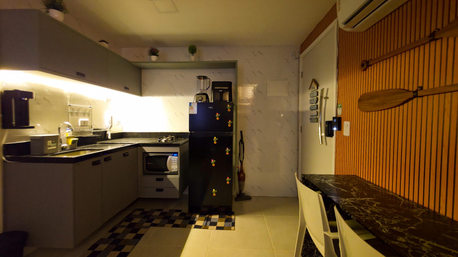 Cozinha Completa com Bancada Gourmet e Eletrodomésticos Novos